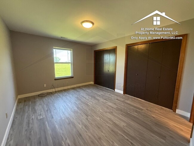 Building Photo - 2703 Mayflower Dr