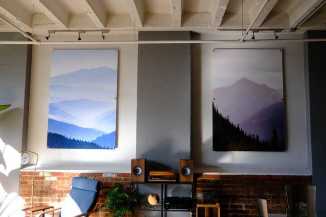 Living Room - 2000 Arapahoe St