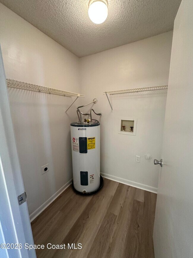 Building Photo - 3550 Sable Palm Ln