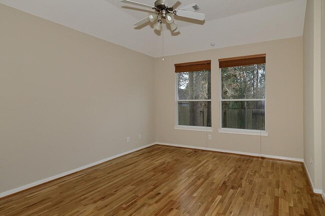 Building Photo - 35 Ebony Oaks Pl
