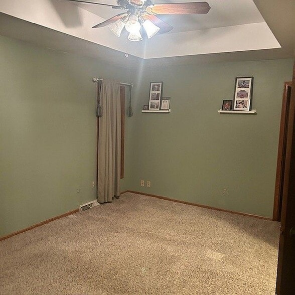 Building Photo - 629 Hawthorne Ln