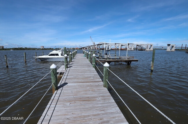 Building Photo - 1224 S Peninsula Dr