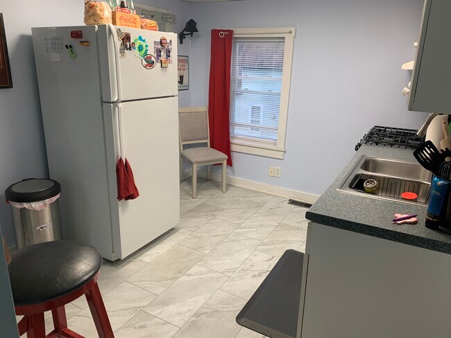 Building Photo - 25 Main St