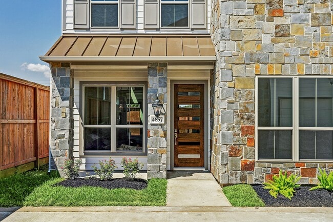 Building Photo - 4857 Benning Dr