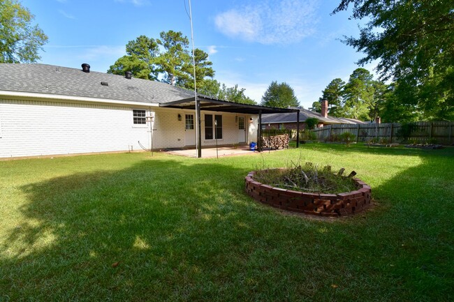 Building Photo - 4 Bed 2.5 Bath Home in Ruston