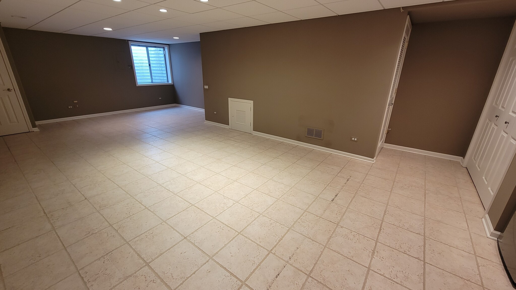 Building Photo - 2807 Stonewater Dr