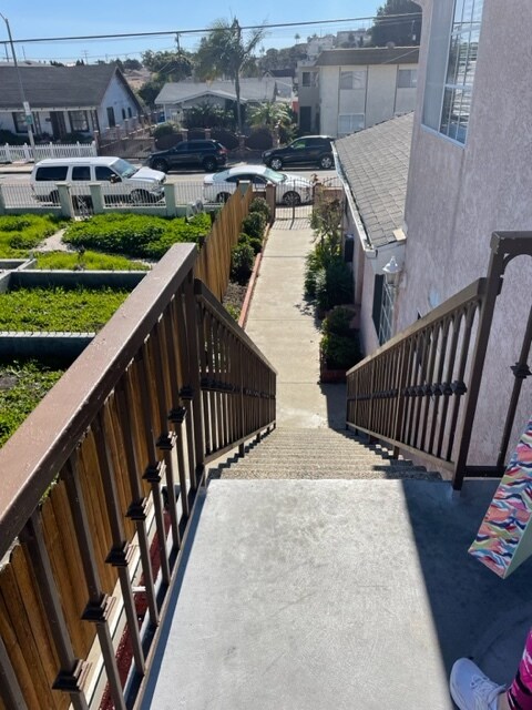 Building Photo - 668 W 19th St