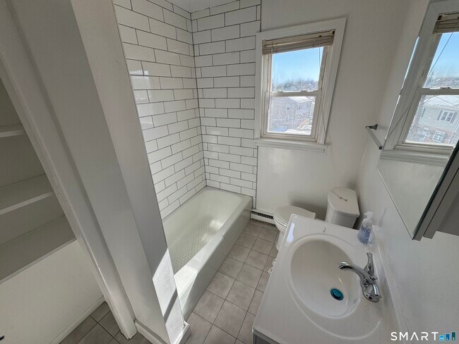 Building Photo - 1 Reynolds Ave