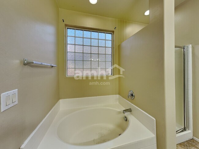 Building Photo - 7307 S 73rd Dr