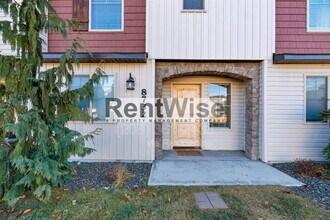 Building Photo - 8732 W Pine Valley Ln