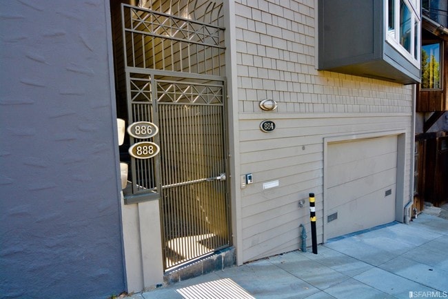 Building Photo - 884 De Haro St