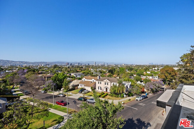 Building Photo - 8900 Sawyer St