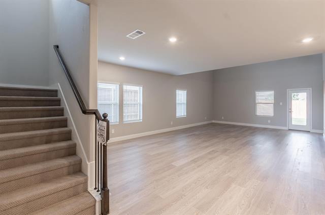 Building Photo - 909 Elijah Ln