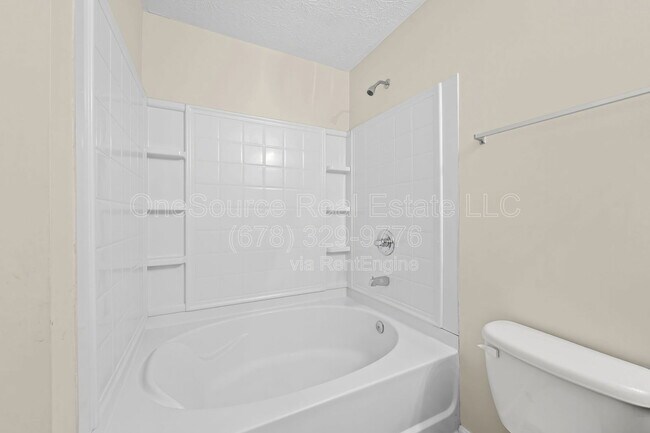 Building Photo - 1202 Fairington Club Dr