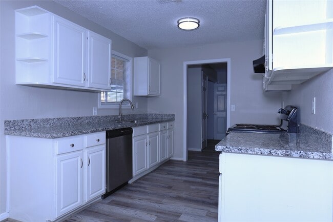 Building Photo - 1117 County Rd 515