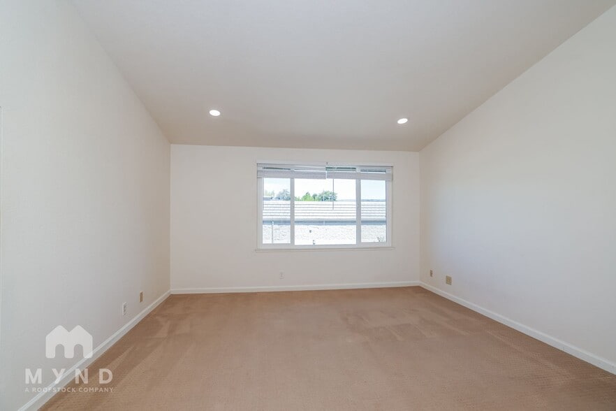 Building Photo - 34320 Gadwall Common