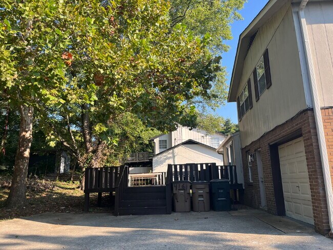 Building Photo - 416 Ocala Ct N