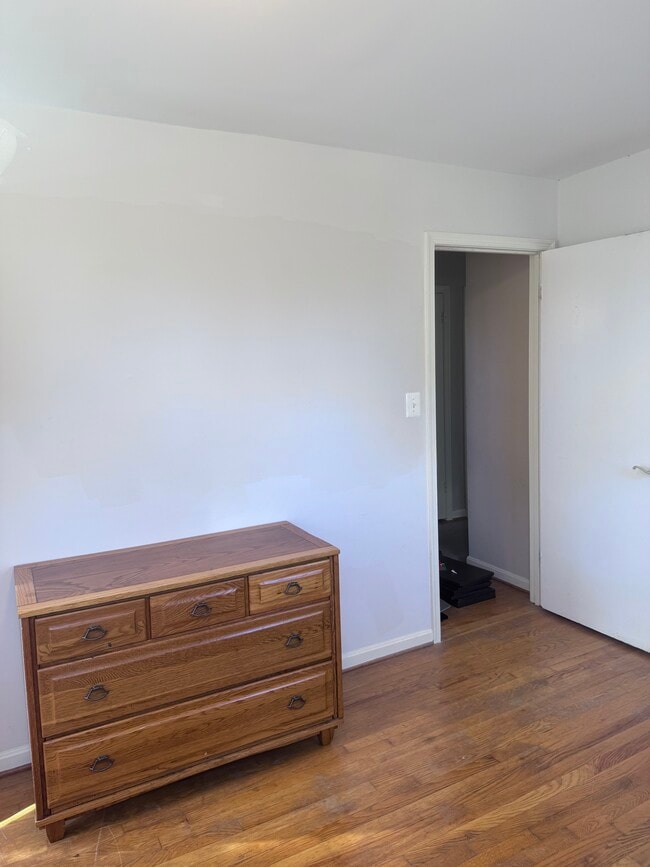 Building Photo - 5120 Sideburn Rd