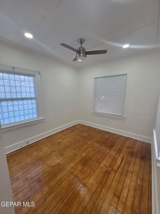 Building Photo - 4002 Pershing Dr
