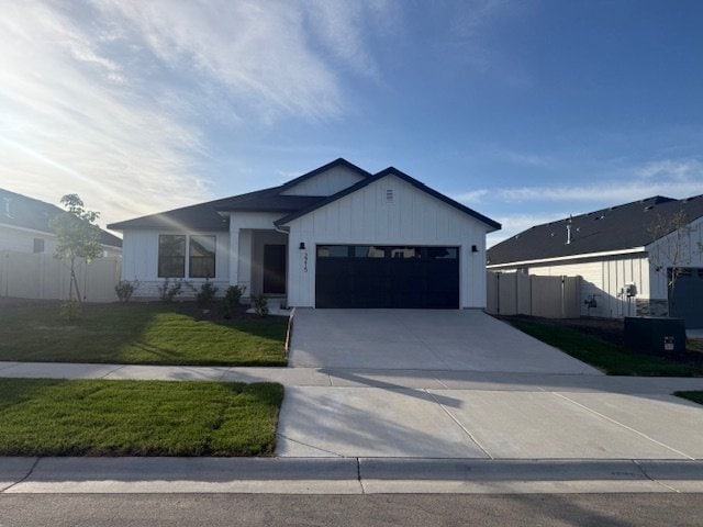 Building Photo - 2215 S Border Wy