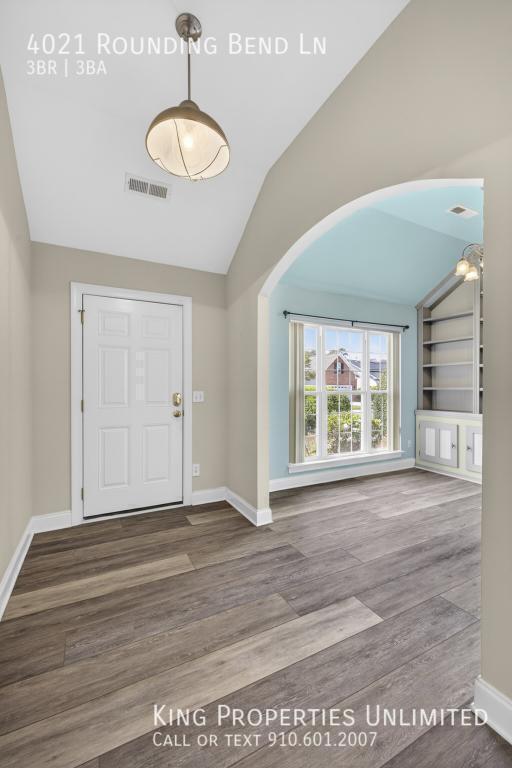 Building Photo - 4021 Rounding Bend Ln