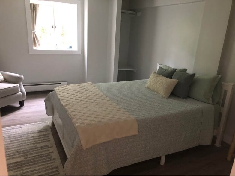 Bedroom 2 - 6117 E Lake Rd