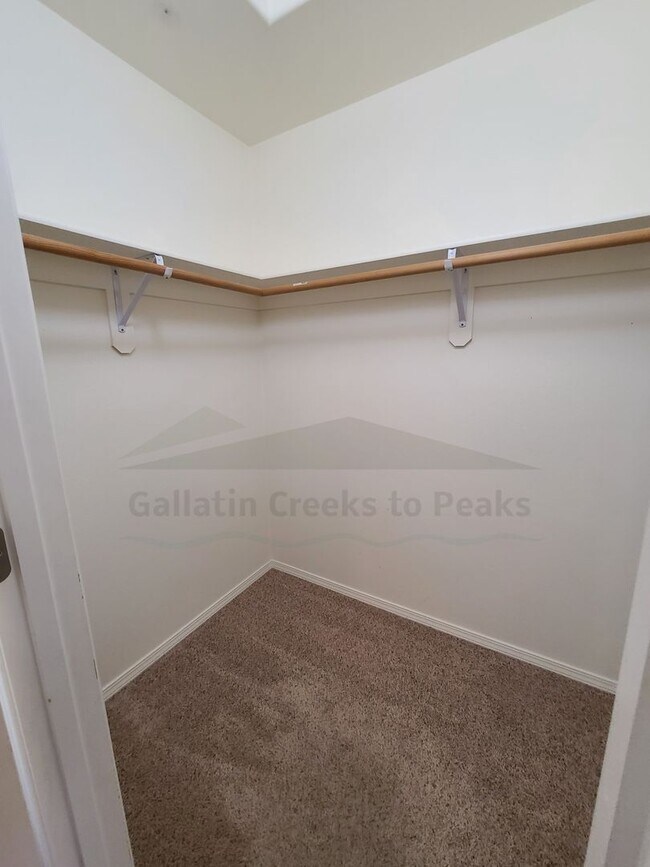 Building Photo - 1098 Longbow Ln