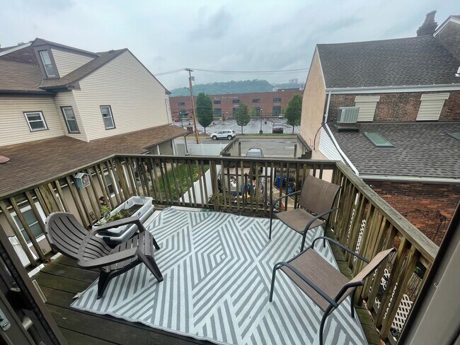 main level deck - 2415 Wrights Way