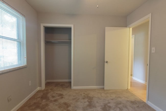 Building Photo - 1837 Devra Dr
