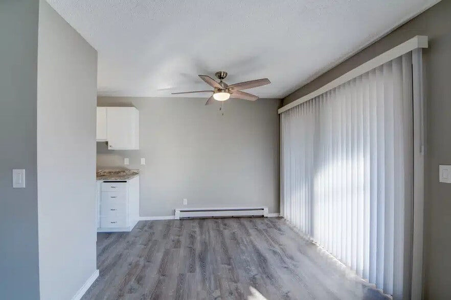 Dining Room - Riverfront Apartments