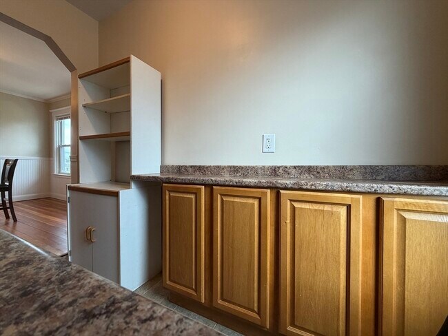 Building Photo - 320 Wood St