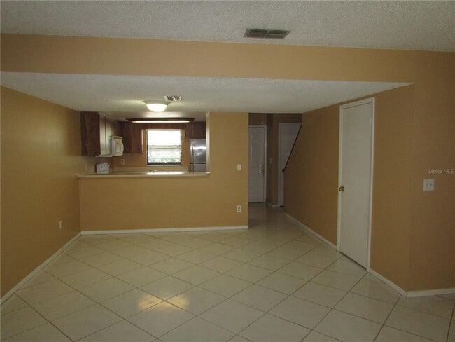 Building Photo - 10049 Lake Oak Cir
