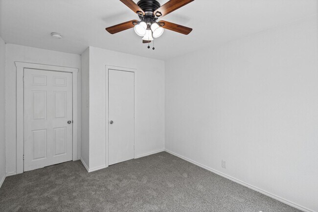 Building Photo - 2515 Yeager St