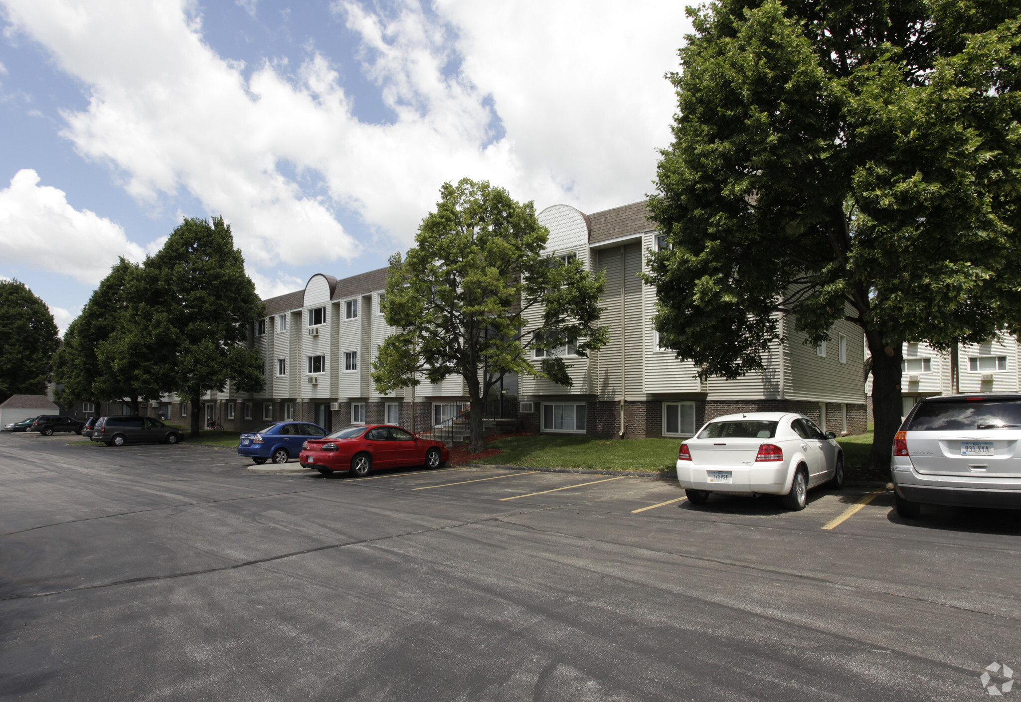 Primary Photo - Douglas Park Apartments