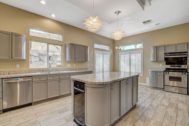 Building Photo - Luxury 5-Bedroom Guard-Gated Home with Pool, Spa & 3 En-Suite Bedrooms