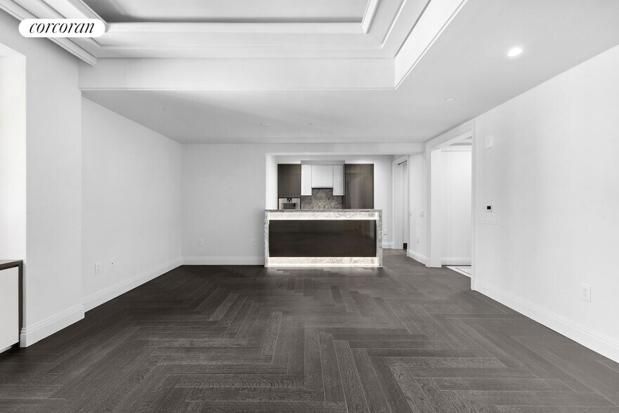 Building Photo - 301 Park Ave