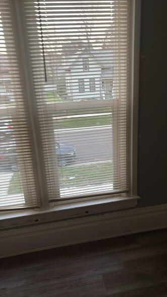 Building Photo - 1623 4th Ave