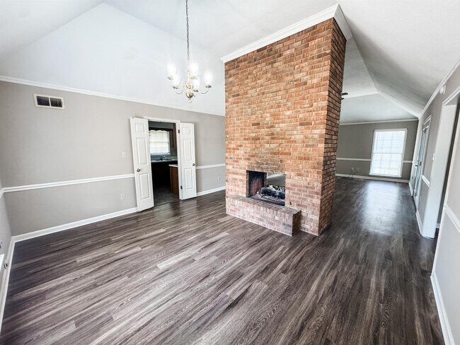 Building Photo - 510 Autumn Run Dr