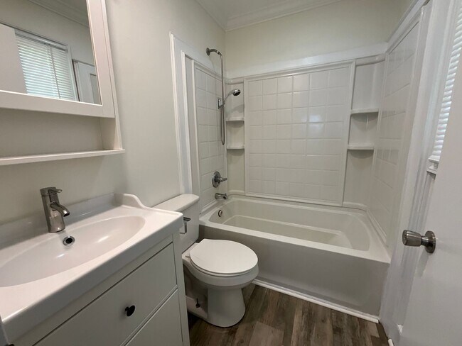 Building Photo - 4026 Sedgewood Ln