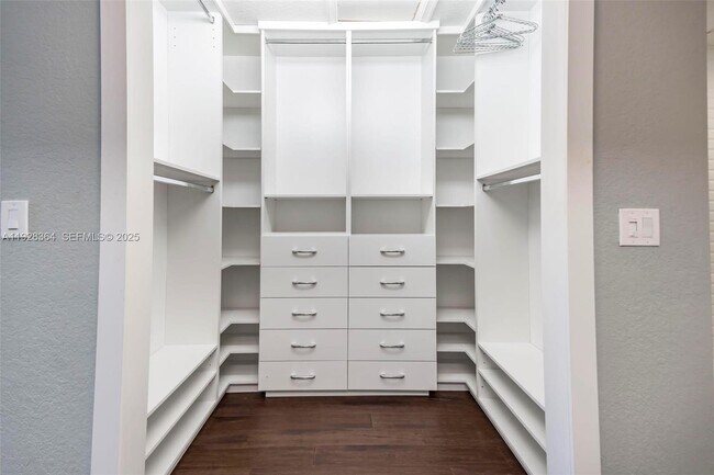 Building Photo - 16437 SW 28th St