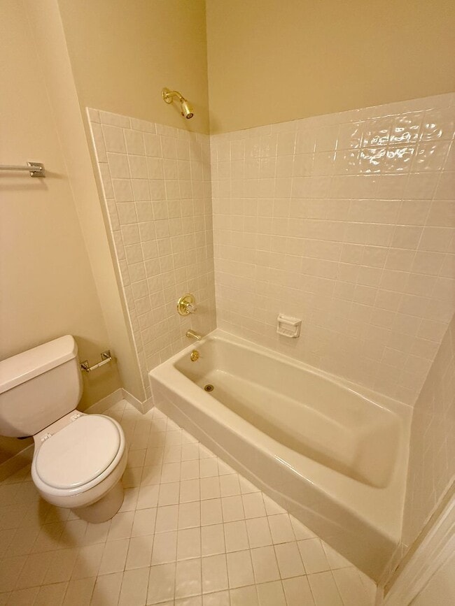 Building Photo - Green Hills living at its best. 2 BR 2.5 B...