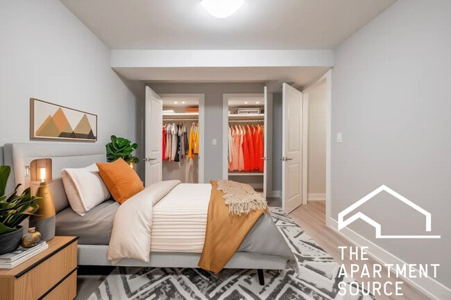 Building Photo - 1337 W Walton St