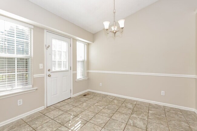 Building Photo - 1106 Lillian Ct