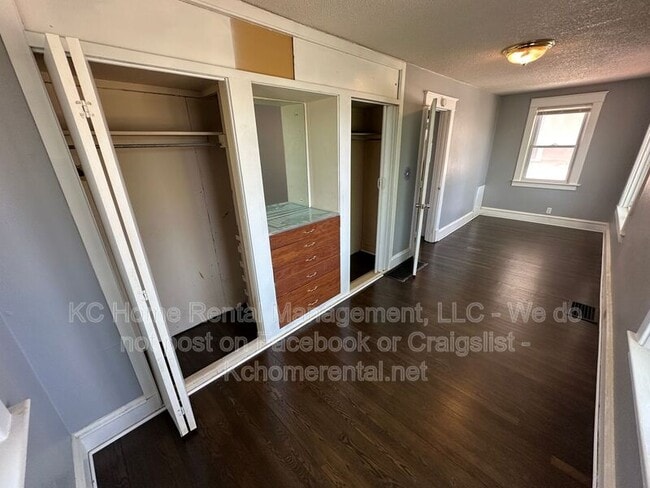 Building Photo - 5105 Walnut St