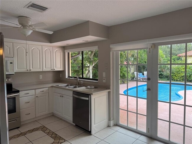 Building Photo - 8123 Marcella Dr