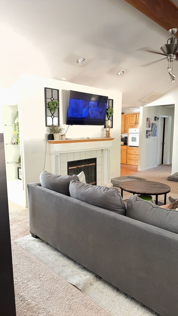 Building Photo - Beautiful Orangevale Home