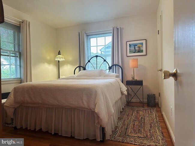 Building Photo - 8208 Thoreau Dr