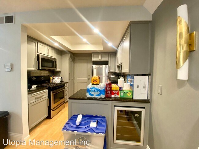 Building Photo - 5291 Colodny Dr