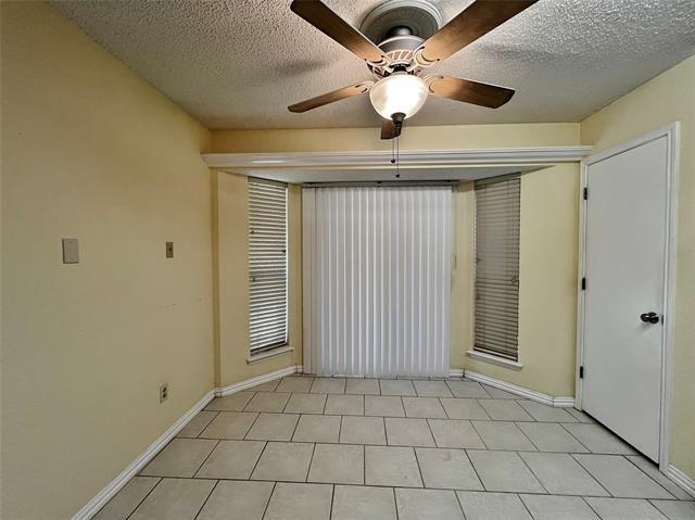 Building Photo - 4944 Shady Oak Trail