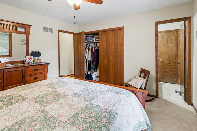 Building Photo - For Rent – 3 Bedroom Home in Sunset Hills, Pella